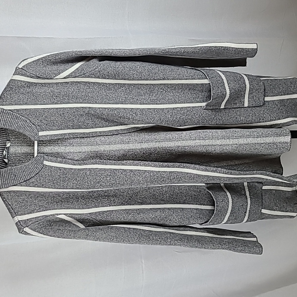 BKE women's meduim cardigan.